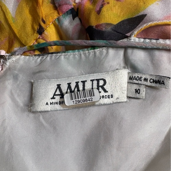 GUC AMUR- Drew Gown in Brushstroke Floral. Size 10 - Picture 6 of 16